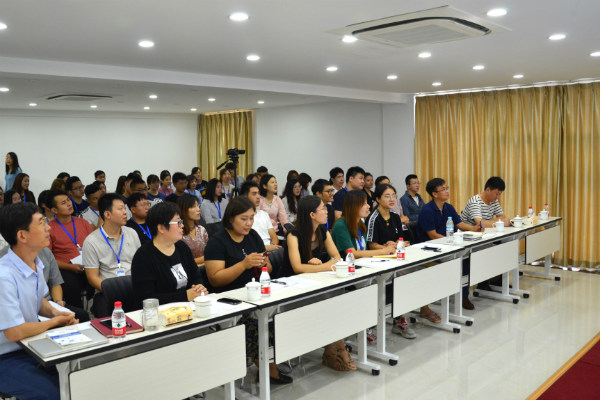 欣希安藥業(yè)邀請中西醫(yī)結(jié)合專家劉建國教授來我司傳經(jīng)送寶