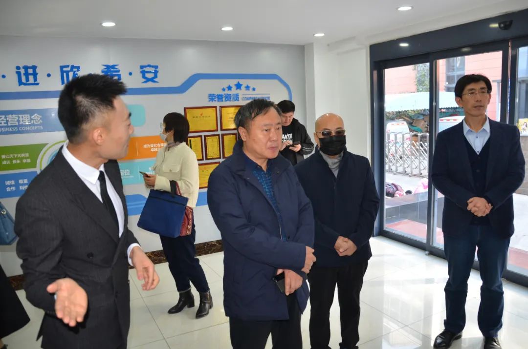 濟(jì)南市工信局生物醫(yī)藥處張奇良處長(zhǎng)一行來我司調(diào)研指導(dǎo) 濟(jì)南市工信局生物醫(yī)藥處張奇良處長(zhǎng)一行來我司調(diào)研指導(dǎo)